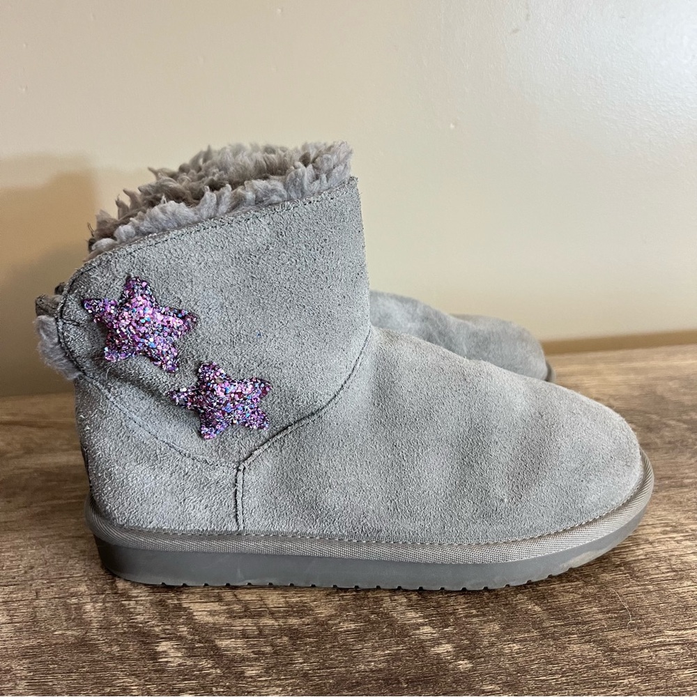 Koolaburra by UGG Gray Suede Short Boots Kids Size 1 Glitter Koola Stars Pull On